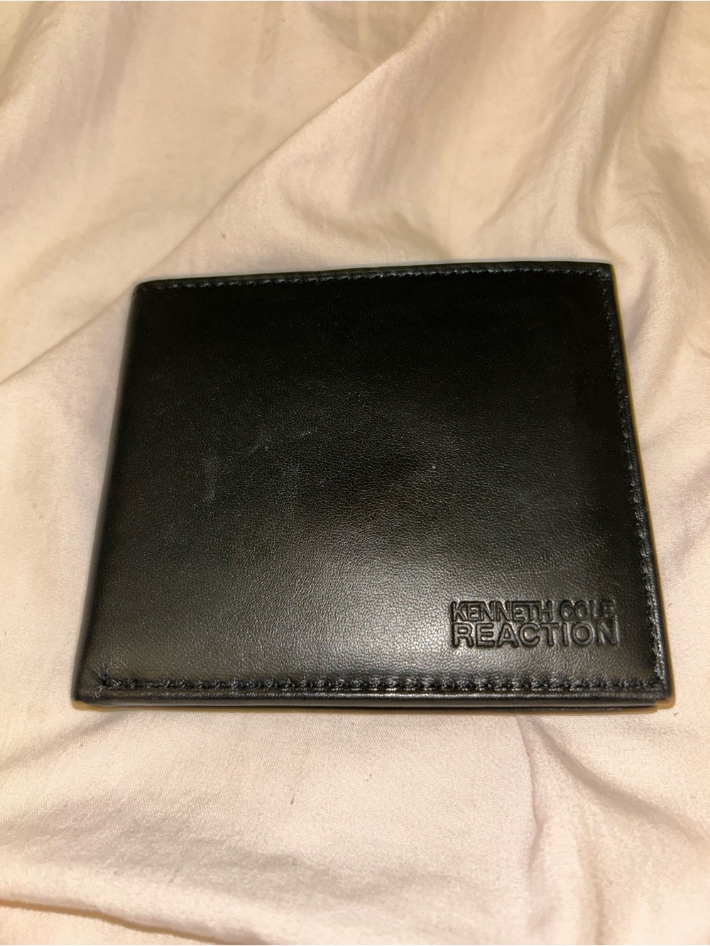 Kenneth Cole Reaction Men's Classic Leather Look Bifold RFID Style Black Wallet